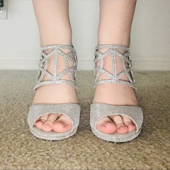 Sparkling Silver Heels size 9 - Picture 8 of 8